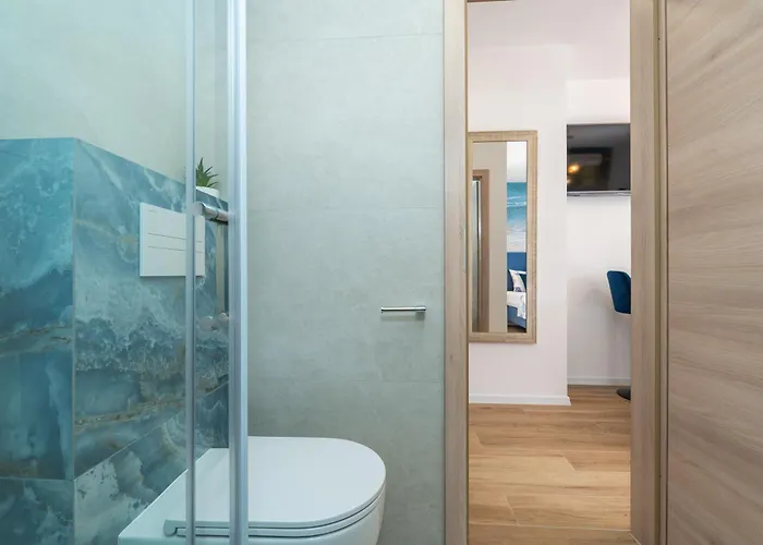 Quiet And Relaxing Seastar With A Balcony