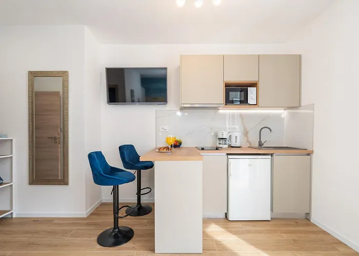 Quiet And Relaxing Seastar With A Balcony זאטון